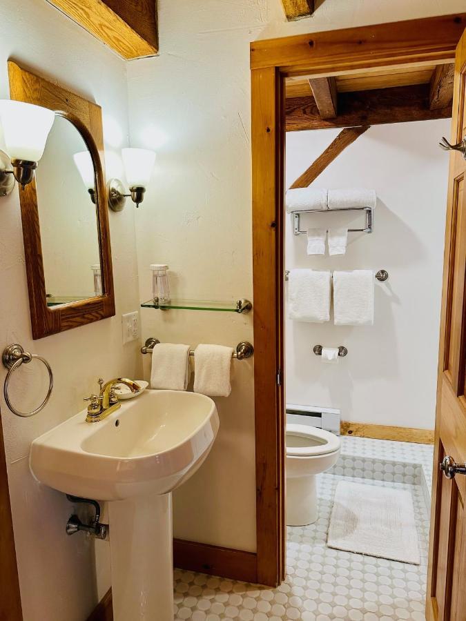 Seven Sea Street Inn Нантакет Экстерьер фото