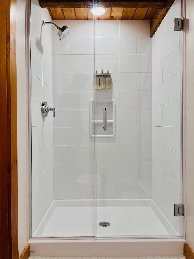 Seven Sea Street Inn Нантакет Экстерьер фото